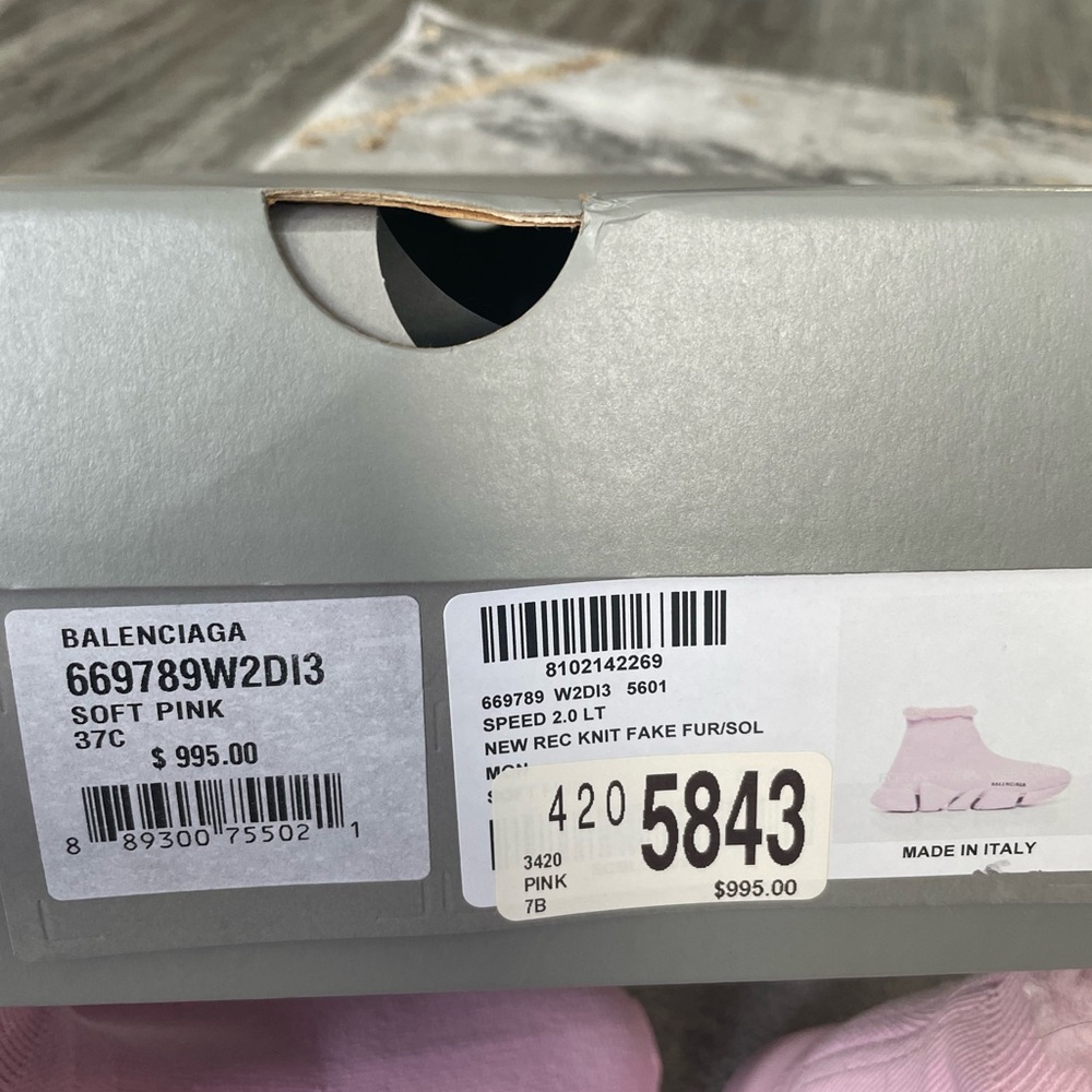 Balenciaga speed faux fur sneaker in soft pink - Picture 5 of 6
